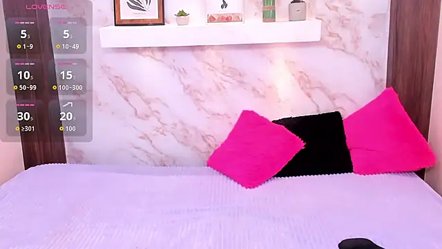 Snapshot of AmyBarton02 chatting on February 17, 2026, 5:43 pm AmyBarton02 online show from February 17, 2026, 5:43 pm