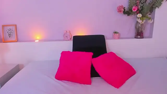 AmyBarton02 online show from December 14, 2024, 5:58 pm