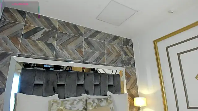 TaniaSmith1 online show from October 11, 2025, 11:17 pm