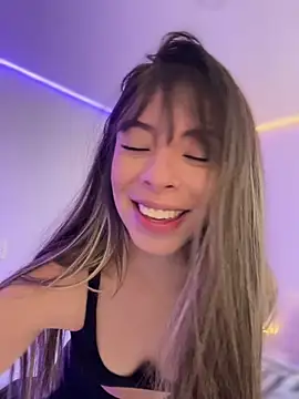 AmmyCollinsW online show from December 19, 2025, 3:25 pm