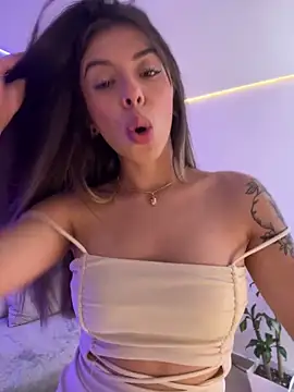 AmmyCollinsW online show from April 18, 2026, 6:10 pm