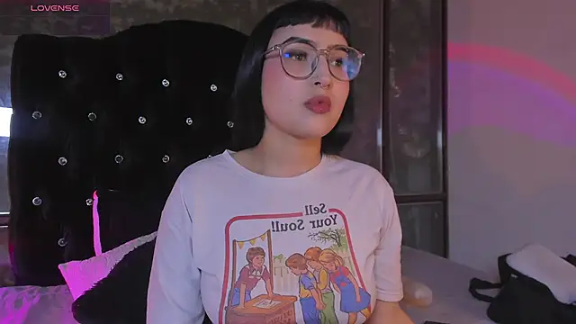 Snapshot of Cintya_Kros chatting on December 3, 2025, 5:23 pm Cintya Kros online show from December 3, 2025, 5:23 pm