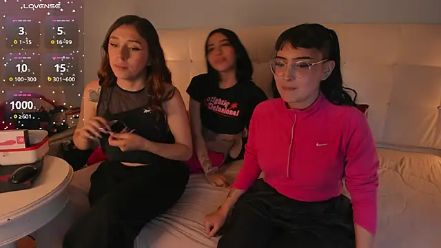 Snapshot of Cintya_Kros chatting on December 14, 2024, 3:39 am Cintya Kros online show from December 14, 2024, 3:39 am