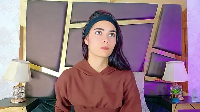 NicoleEsposito online show from October 2, 2025, 12:52 pm