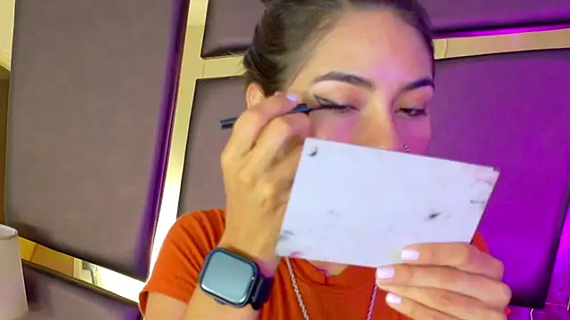 NicoleEsposito online show from October 18, 2025, 12:40 pm