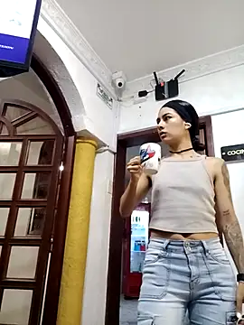 NicoleEsposito online show from April 1, 2026, 12:39 pm