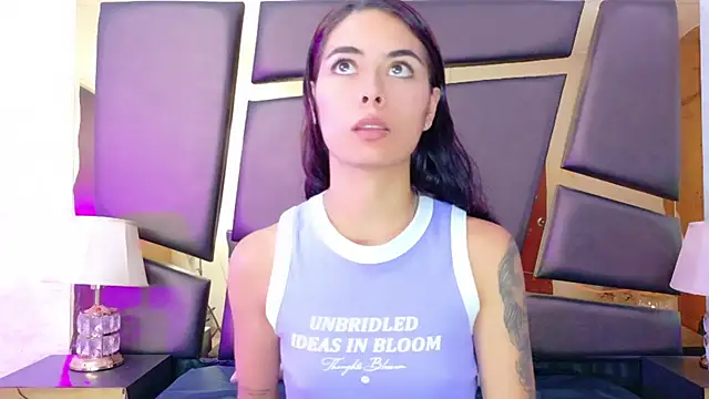 NicoleEsposito online show from September 10, 2025, 12:48 pm