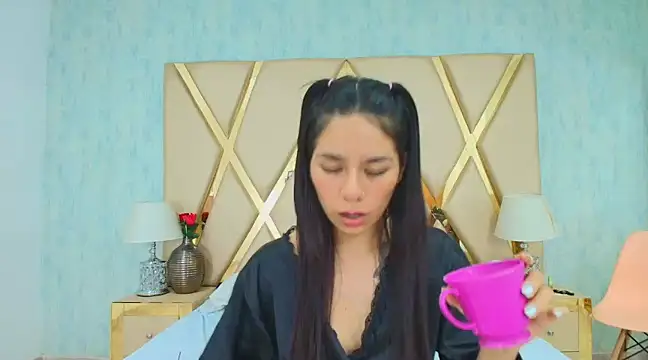 NicoleEsposito online show from March 12, 2025, 10:05 am