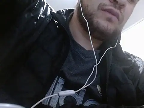 camiloking1720 online show from September 11, 2025, 5:46 pm