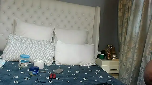 Carocurvy online show from July 16, 2026, 5:37 am