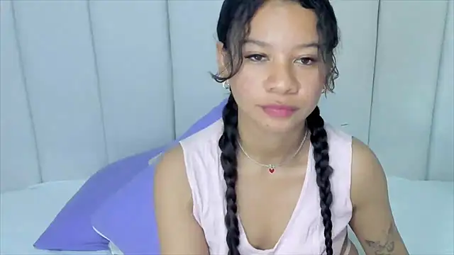 Snapshot of brithany_rousee chatting on February 13, 2025, 10:11 pm brithany rousee online show from February 13, 2025, 10:11 pm