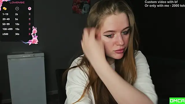 Snapshot of Pinku_kitsune chatting on February 6, 2026, 5:25 am Pinku kitsune online show from February 6, 2026, 5:25 am