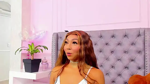 HaileeRoberts online show from March 27, 2026, 12:17 pm