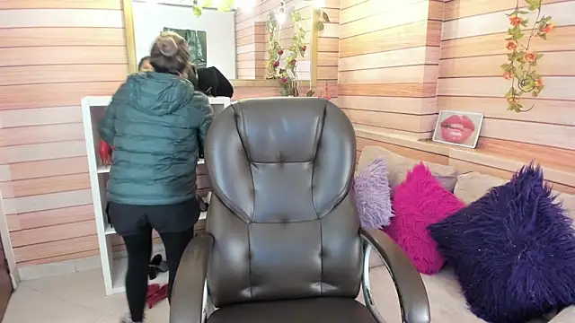 Victoria collins 1 online show from March 28, 2026, 10:49 am