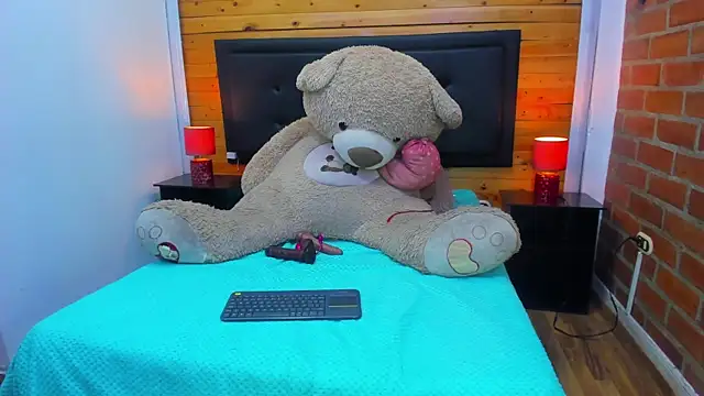 Snapshot of Dulcex69 chatting on March 3, 2025, 12:06 pm Dulcex69 online show from March 3, 2025, 12:06 pm