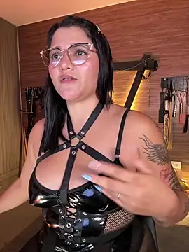 Snapshot of yey_bdsm chatting on June 30, 2026, 5:57 pm yey bdsm online show from June 30, 2026, 5:57 pm