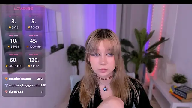 SaintGirl online show from March 17, 2025, 3:47 am