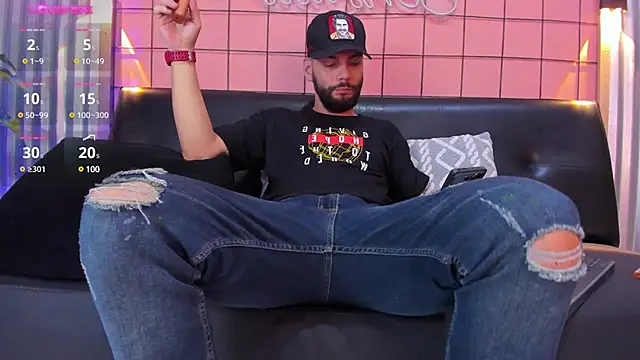 Snapshot of antony_bigdick_ chatting on February 20, 2025, 1:25 am antony bigdick online show from February 20, 2025, 1:25 am