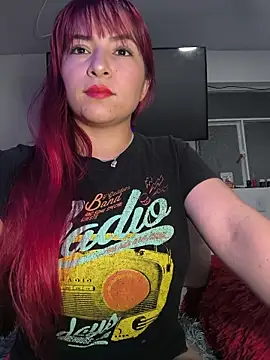 Snapshot of Maylin_2024 chatting on October 24, 2025, 9:25 pm Maylin 2024 online show from October 24, 2025, 9:25 pm