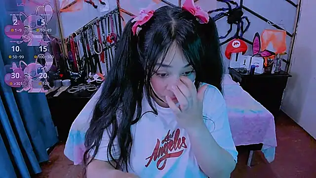 AlanaLuck online show from October 29, 2025, 7:24 pm