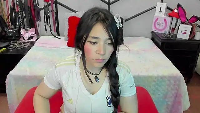 AlanaLuck online show from February 9, 2026, 7:34 pm