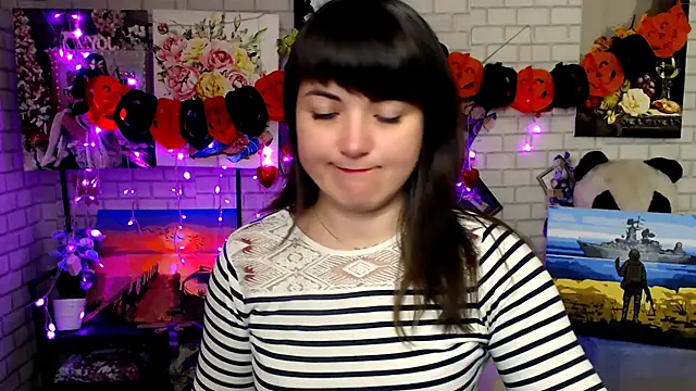 Snapshot of Darina_M_ chatting on October 30, 2025, 5:28 am Darina M online show from October 30, 2025, 5:28 am