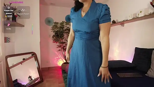 Elliee  online show from March 19, 2026, 12:16 pm