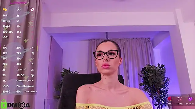 Snapshot of AllenaMoon chatting on November 18, 2025, 8:23 pm AllenaMoon online show from November 18, 2025, 8:23 pm