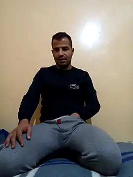 Snapshot of Bisex_activ19 chatting on December 14, 2024, 2:21 pm Bisex activ19 online show from December 14, 2024, 2:21 pm