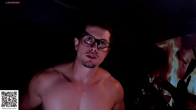 Snapshot of ADAM_BOUTON_ chatting on April 20, 2026, 1:41 am ADAM BOUTON online show from April 20, 2026, 1:41 am