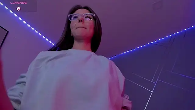 Snapshot of Ich_Bin_Julia chatting on February 15, 2025, 6:33 pm Ich Bin Julia online show from February 15, 2025, 6:33 pm