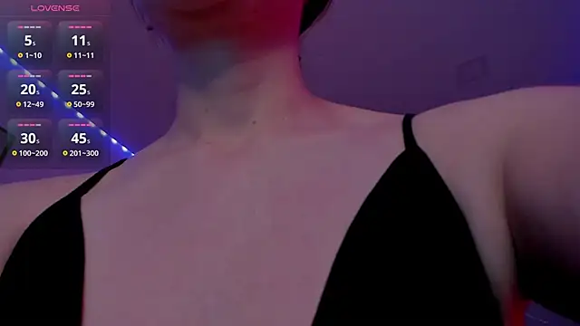 Snapshot of Ich_Bin_Julia chatting on January 28, 2025, 5:46 pm Ich Bin Julia online show from January 28, 2025, 5:46 pm