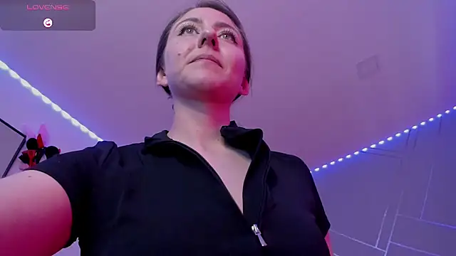 Snapshot of Ich_Bin_Julia chatting on January 16, 2025, 5:55 pm Ich Bin Julia online show from January 16, 2025, 5:55 pm