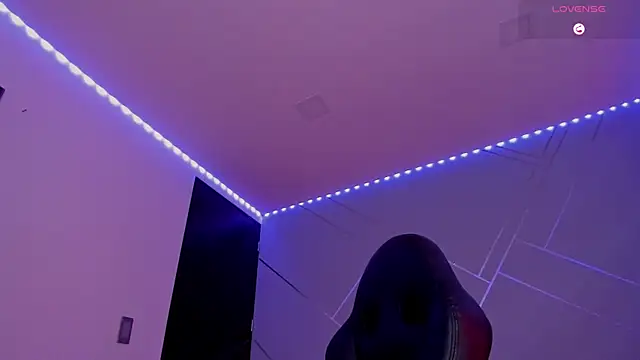 Snapshot of Ich_Bin_Julia chatting on February 19, 2025, 2:33 pm Ich Bin Julia online show from February 19, 2025, 2:33 pm