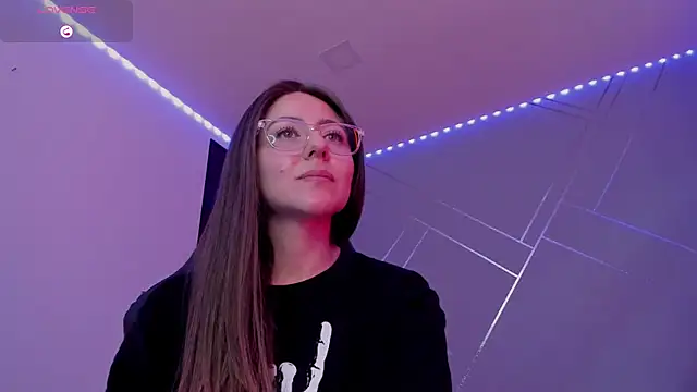 Snapshot of Ich_Bin_Julia chatting on February 6, 2025, 6:35 pm Ich Bin Julia online show from February 6, 2025, 6:35 pm