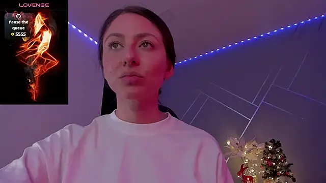 Snapshot of Ich_Bin_Julia chatting on December 18, 2024, 5:10 pm Ich Bin Julia online show from December 18, 2024, 5:10 pm