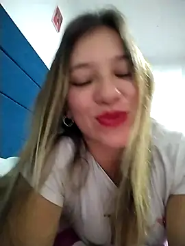 Snapshot of ELEKTRA_LUXURY chatting on March 10, 2025, 1:56 am ELEKTRA LUXURY online show from March 10, 2025, 1:56 am