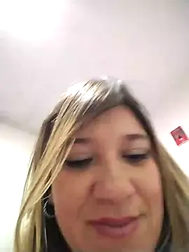 Snapshot of ELEKTRA_LUXURY chatting on January 9, 2025, 2:22 am ELEKTRA LUXURY online show from January 9, 2025, 2:22 am