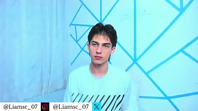 Snapshot of liam_scott77 chatting on June 9, 2026, 8:43 pm liam scott77 online show from June 9, 2026, 8:43 pm
