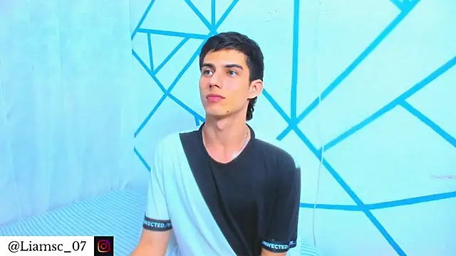 liam scott77 online show from November 19, 2025, 10:10 pm