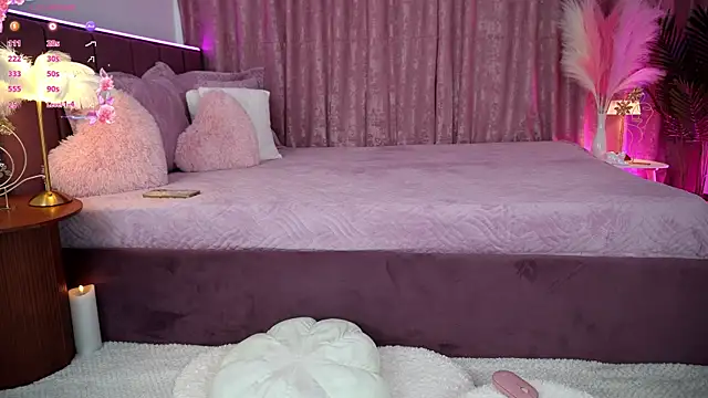 Snapshot of EmilyHudsson_1 chatting on November 16, 2025, 6:23 pm EmilyHudsson 1 online show from November 16, 2025, 6:23 pm