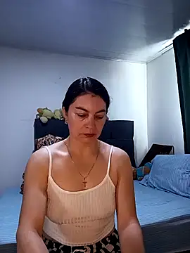 renata hot1 online show from November 20, 2025, 1:45 pm