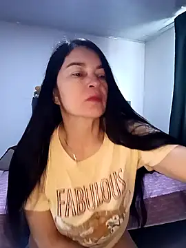 renata hot1 online show from November 6, 2025, 4:55 pm