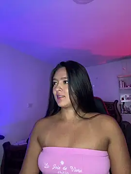 cristina1800 online show from April 19, 2026, 3:29 am