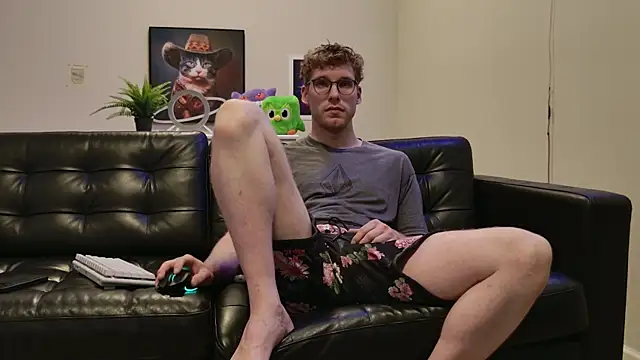 Snapshot of BlueEyedTallGuy94 chatting on October 1, 2025, 1:22 am BlueEyedTallGuy94 online show from October 1, 2025, 1:22 am