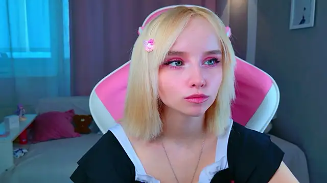 b4by LoL1 online show from March 15, 2026, 1:07 pm