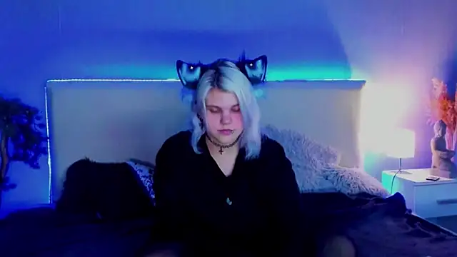 JoannLowe online show from March 9, 2025, 12:00 am