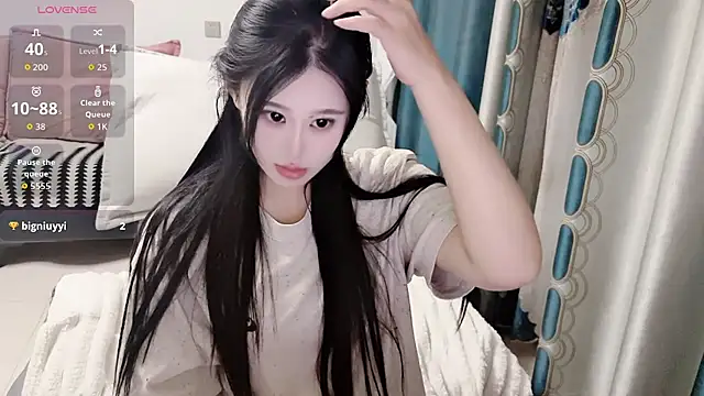 QQ-tutu online show from September 26, 2025, 1:40 pm