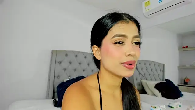 Snapshot of TianaReedd chatting on October 4, 2025, 1:12 pm TianaReedd online show from October 4, 2025, 1:12 pm