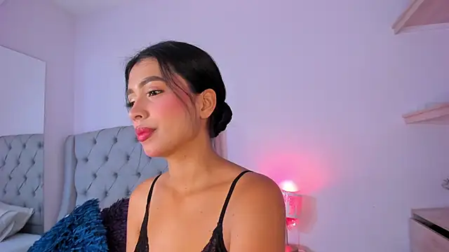 Snapshot of TianaReedd chatting on September 9, 2025, 12:47 pm TianaReedd online show from September 9, 2025, 12:47 pm